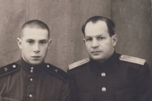 Григорий Зайдин с сыном Михаилом. 1951 г.