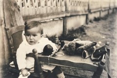 Лев Гольдман - младший сын Михаила Гольдмана и Евы Лясс. 1918 г.