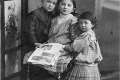 Дети Моисея Лясса - Самуил, Эсфирь, Берта. Не позднее 1910 года.